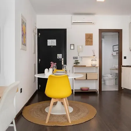Rustic Chic In Downtown *