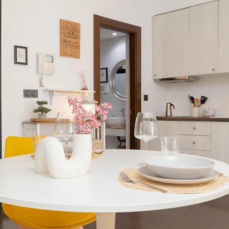 Rustic Chic In Downtown